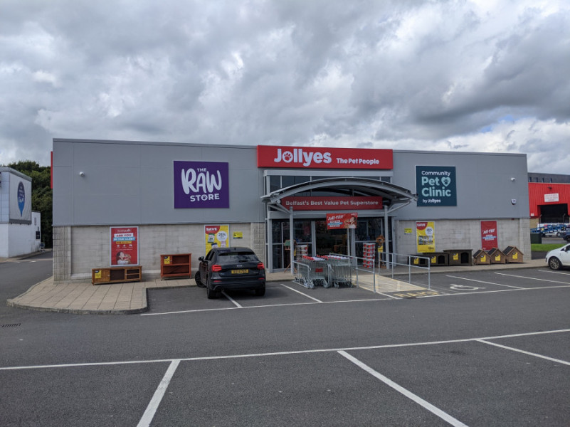 Jollyes open second Belfast store
